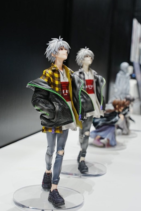 1/7 Scale Figure Nagisa Kaworu Ver. RADIO EVA Part.2 di EVANGELION (due colorazioni)